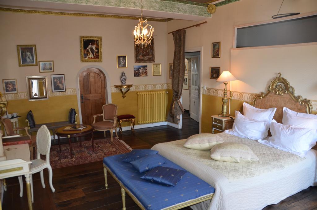 Bed and Breakfast La Tour Du Lion Rochefort-en-Terre Exterior foto