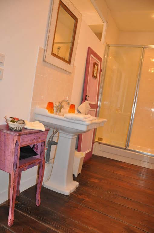 Bed and Breakfast La Tour Du Lion Rochefort-en-Terre Exterior foto